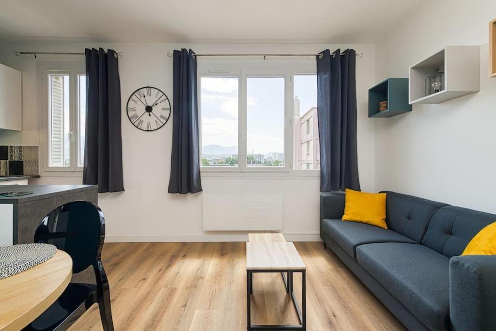 Apartment 10min Gare Grenoble, Vrai Lit Double, Calme *